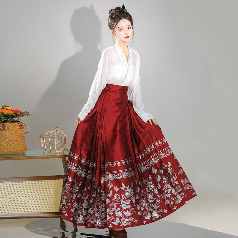 Ženski odjevni komad u kineskom stilu s dizajnom suknje s konjskim licem, nadahnut nacionalnim stilom, tkanina Spandex 90–95%, obrada crumple, ljeto 2023