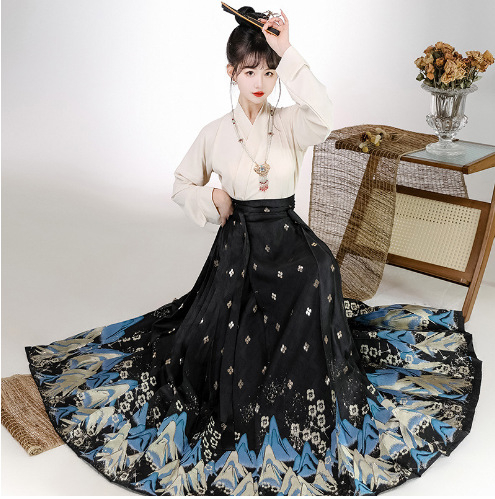 Hanfu u Ming stilu s Horse-Face suknom i Aircraft rukavima, 50-70% poliester sadržaja, tiskana tkanina, proljeće 2023