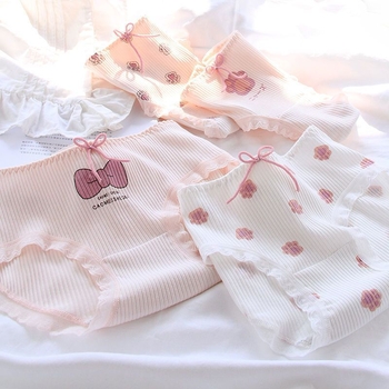 Tüdrukutele puuvillane aluspesu, õmmeldud kangas, keskmise talje, siidist vooder 50–70%, värvide sobiv muster