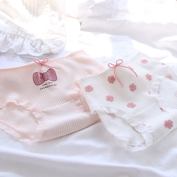 Tüdrukutele puuvillane aluspesu, õmmeldud kangas, keskmise talje, siidist vooder 50–70%, värvide sobiv muster