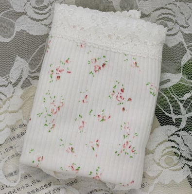 Naiste kõrge vöökiga puuvillased aluspesud lillemustriga, hingavad