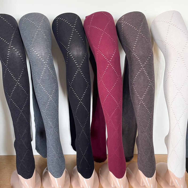 Βαμβαρωτά καλσόν, μεσαίο πάχος, διαμαντονειδές μοτίβο, ανύψωση και διαμόρφωση, με πόδια