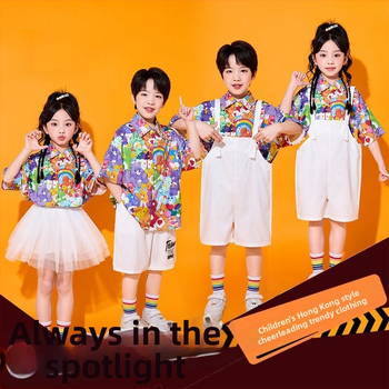 Bērnu uzstāšanās kostīms ar siksniņām Hongkonga stilā, primāro izglītības iestāžu skolēniem, ar drukas elementu, kokvilnas-poliesteri maisījums, 80–90% poliester, pavasaris 2025