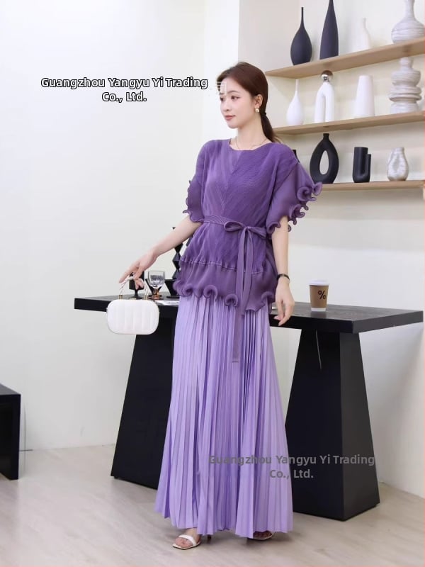 Naiste kaheosaline seelikukostüüm plisseeritud seeliku, keskmise pikkusega, 95% polüester, 2025. aasta kevad.