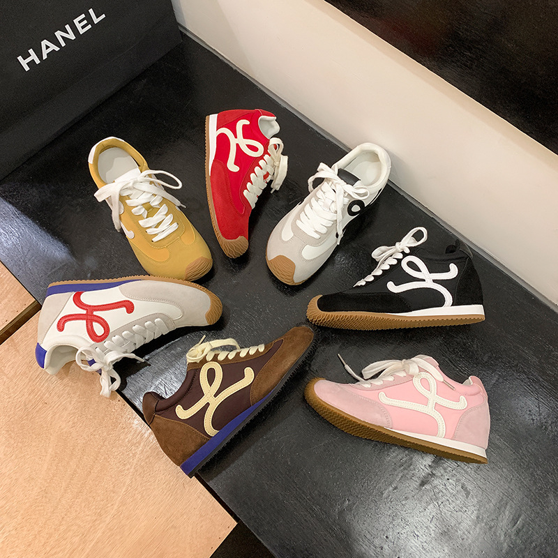 Naiste nahast spordijalatsid varjatud kõrguse tõstmisega 3–5 cm, korea stiilis ees siduvad, kummist talla, pehme vooder