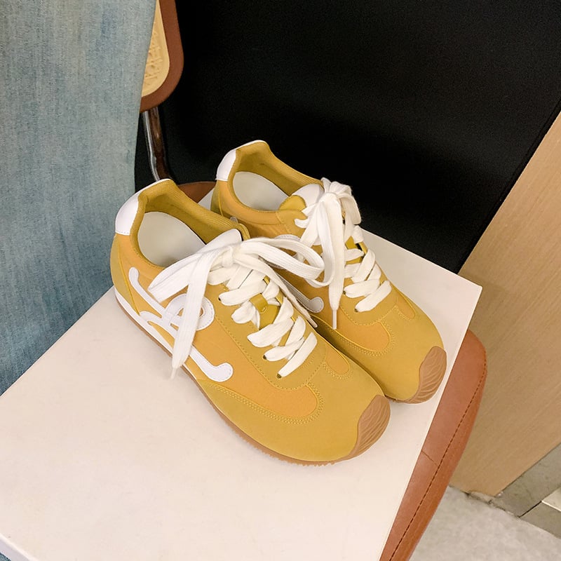 Naiste nahast spordijalatsid varjatud kõrguse tõstmisega 3–5 cm, korea stiilis ees siduvad, kummist talla, pehme vooder