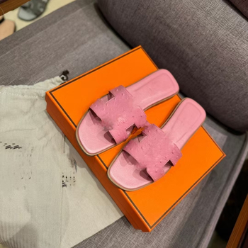 Naised lamedad sandaalid ühe randmega, lamba nahk peal, kummist tald, reljeefne viimistlus, suvi 2025