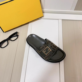 Naistele mõeldud naha ülaosa ja ühe rihmaga sussid, paks kummijalus, tähtmustriga, vabaajastiil