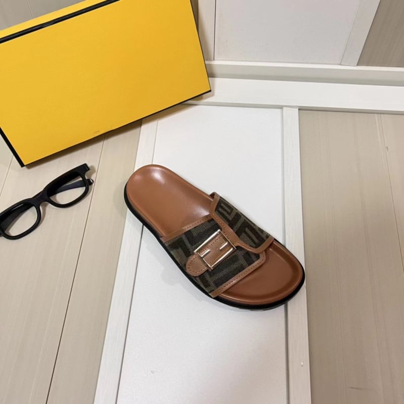 Naistele mõeldud naha ülaosa ja ühe rihmaga sussid, paks kummijalus, tähtmustriga, vabaajastiil