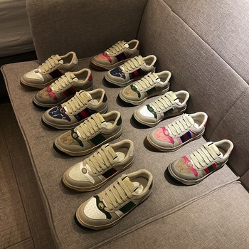 Unisex platna kurpes ar gumijas zoli, zemā augšdaļa; priekšējā aizdare; pretslīdēšana, nodilumizturība, šoka absorbēšana; tekstila iekšējā zole.