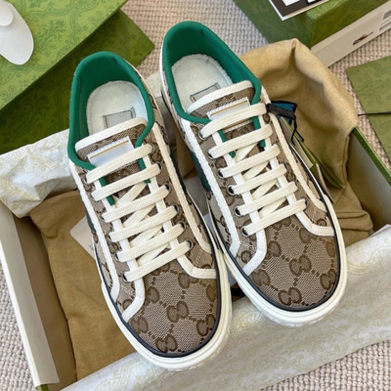 Kangas-tossud, unisex, madala ülaosaga, eespaeltega, kummist tall, PU vooder