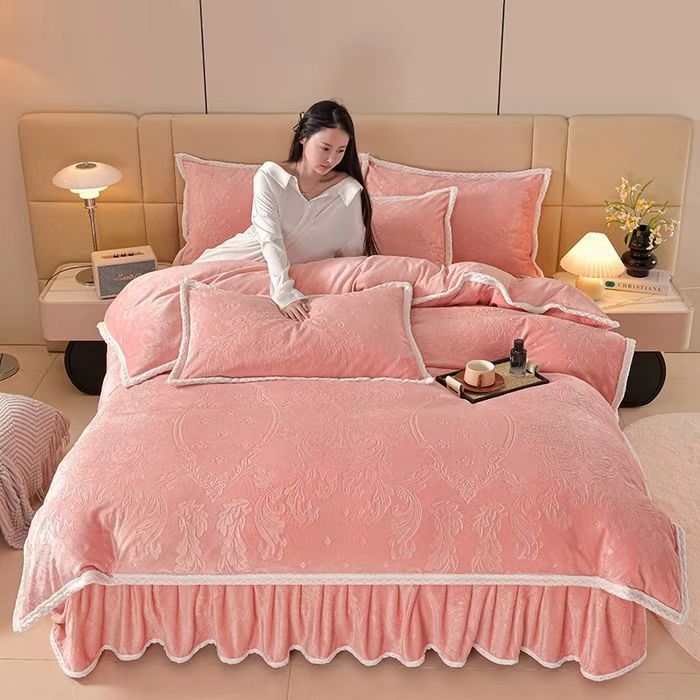 Zimska dvostruka posteljna suknja od mliječne veluru, četverodijelni set, 8D trodimenzionalna gravura, kemijska vlakna, težina ispod 500 g, moderni minimalistički stil