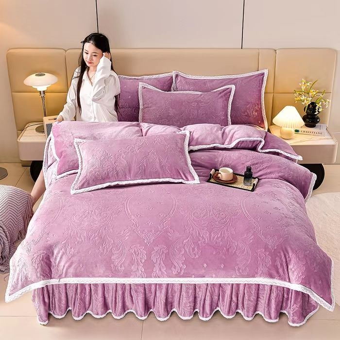 Zimska dvostruka posteljna suknja od mliječne veluru, četverodijelni set, 8D trodimenzionalna gravura, kemijska vlakna, težina ispod 500 g, moderni minimalistički stil