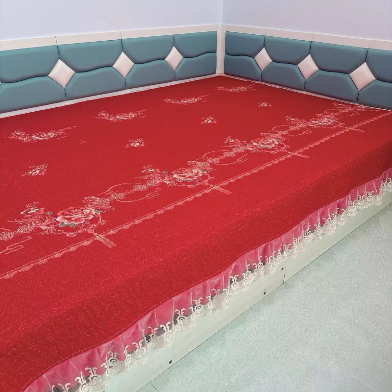 Lõngaline voodika Kang voodile, südamemustriga, õmblemine, pits, trükk ja kviltimine, reaktiivne trükimine ja värvimine, regeneratsiooniletselluloosi kiud, moodsus ja lihtsus