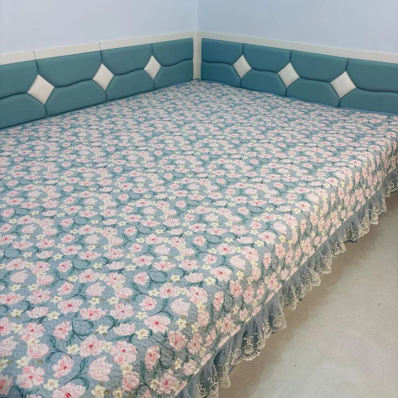 Lõngaline voodika Kang voodile, südamemustriga, õmblemine, pits, trükk ja kviltimine, reaktiivne trükimine ja värvimine, regeneratsiooniletselluloosi kiud, moodsus ja lihtsus