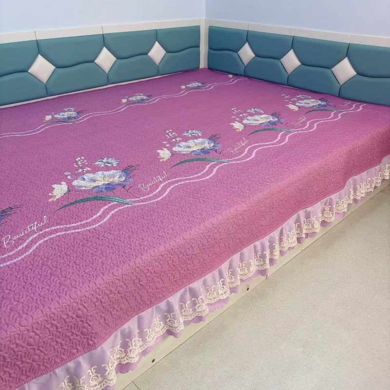 Lõngaline voodika Kang voodile, südamemustriga, õmblemine, pits, trükk ja kviltimine, reaktiivne trükimine ja värvimine, regeneratsiooniletselluloosi kiud, moodsus ja lihtsus