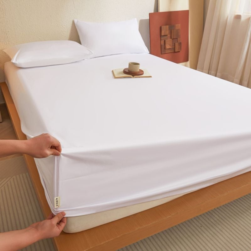 Kinnine voodilina TPU veekindla alusega; pealne kiht 100% puuvill; twilli põimumine; reaktiivne trükk ja värvimine; hingav.