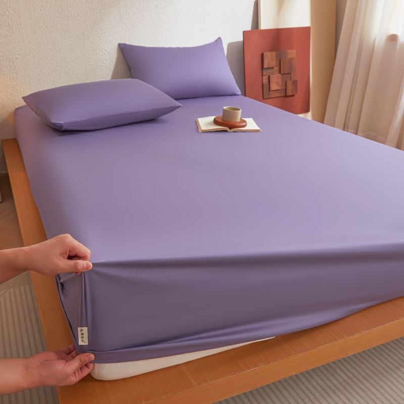 Kinnine voodilina TPU veekindla alusega; pealne kiht 100% puuvill; twilli põimumine; reaktiivne trükk ja värvimine; hingav.