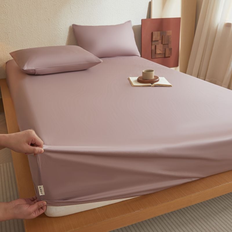 Kinnine voodilina TPU veekindla alusega; pealne kiht 100% puuvill; twilli põimumine; reaktiivne trükk ja värvimine; hingav.