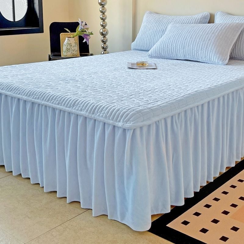 Voodi kate piimavelluurist, piimavelluurist voodikar) tegurp; ühetooniline muster, Korea stiilis (Materjal: piimavelluur/akrüül; Lõngade värvimine: lõngade värvimine; Värvimine: reaktiivne trükk ja värvimine)