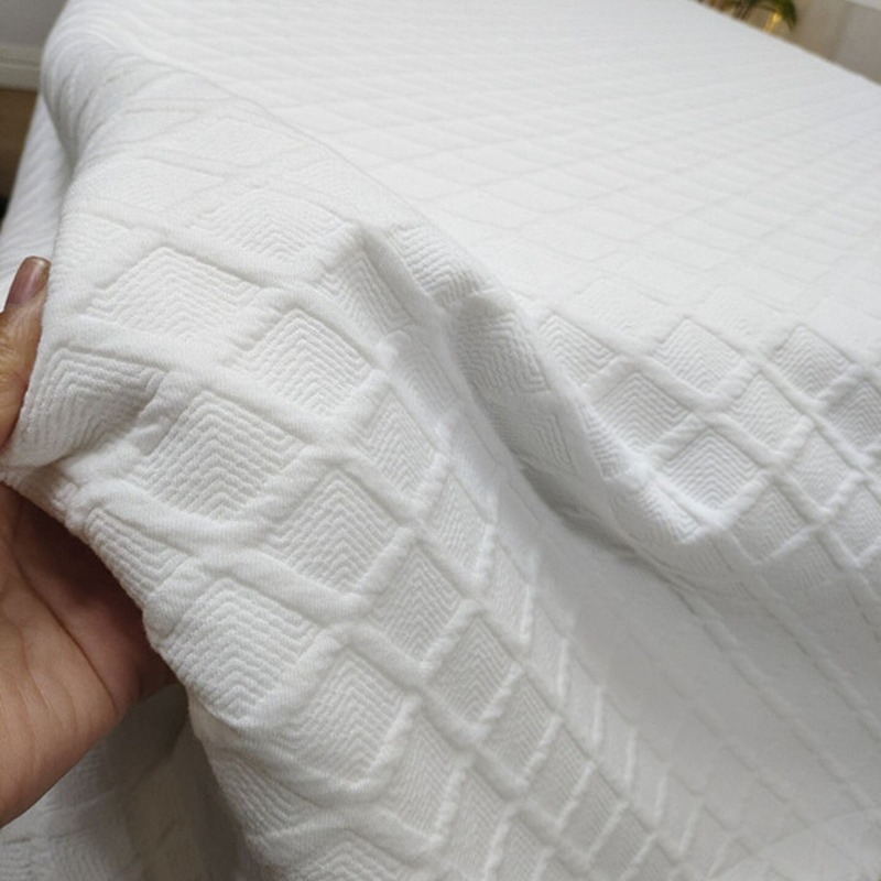 Neljaosaline voodikatete komplekt ilusalongile; geomeetriline muster, kapitoneeritud, reaktiivtrükk ja värvimine, 100% puuvill