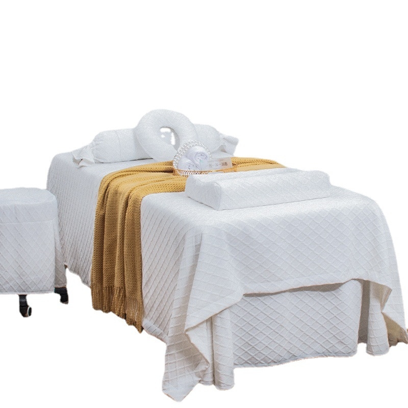 Neljaosaline voodikatete komplekt ilusalongile; geomeetriline muster, kapitoneeritud, reaktiivtrükk ja värvimine, 100% puuvill