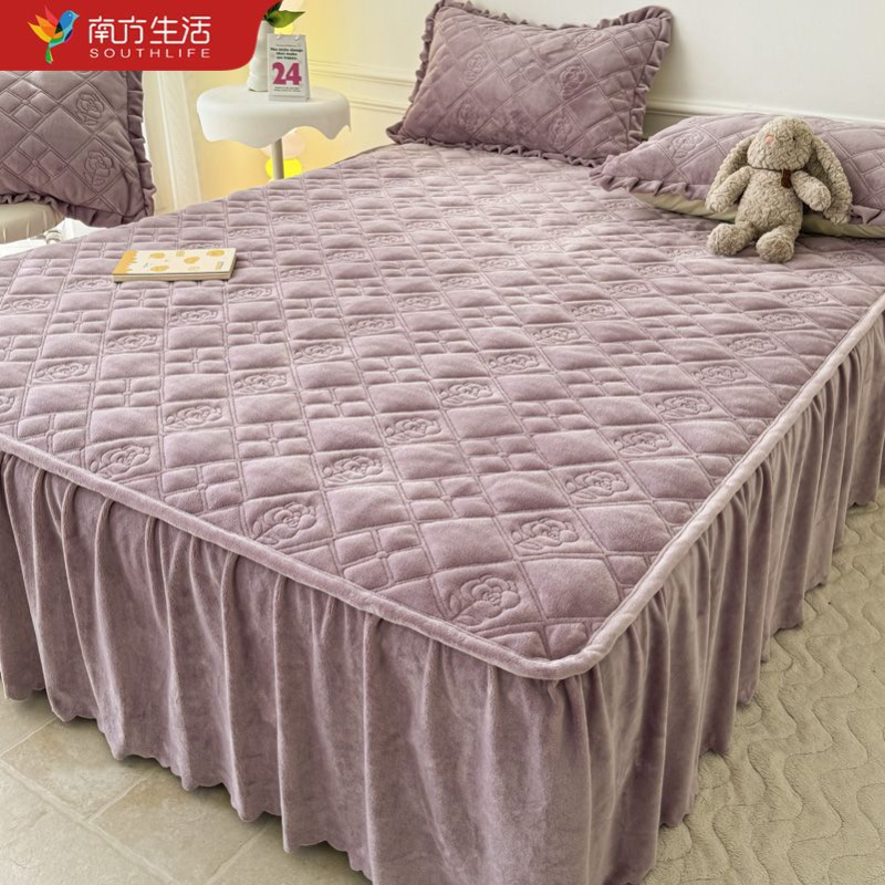 Talvine täiendatud piima-velluri voodilina komplekt, tikitud, 3-osaline, polüester, lõngade värvimine, reaktiivne värvimine, ühevärviline muster