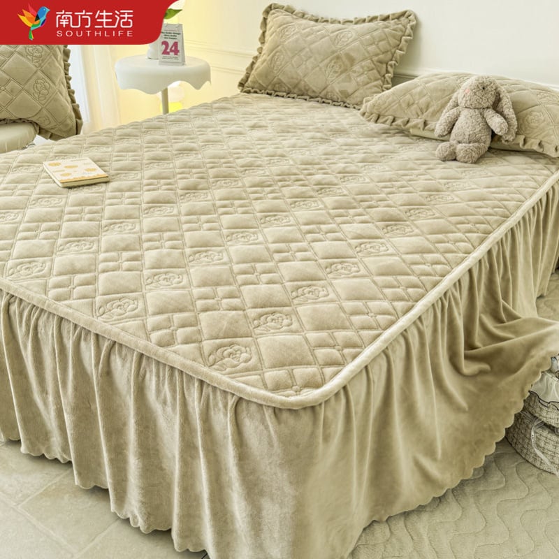 Talvine täiendatud piima-velluri voodilina komplekt, tikitud, 3-osaline, polüester, lõngade värvimine, reaktiivne värvimine, ühevärviline muster