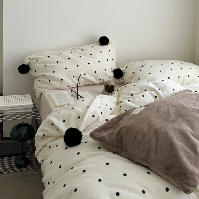 Ins stil četverodijelni set posteljine od poliestera, 3500–4000 g, jednofarban uzorak