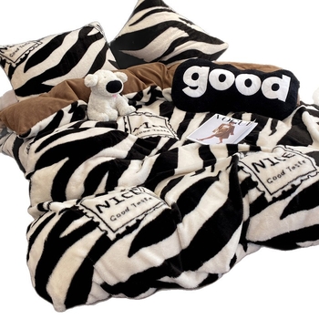 Četverodijelni set posteljine od pliša s kvadratnim uzorkom, zimski, 5000 g i više