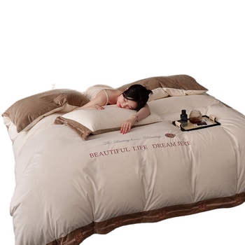 Milk Velvet õmmeldud neljaosaline voodipesukomplekt talveks, fleece pad, reaktiivne värvimine, nahasõbralik, kaasaegne minimalistlik stiil