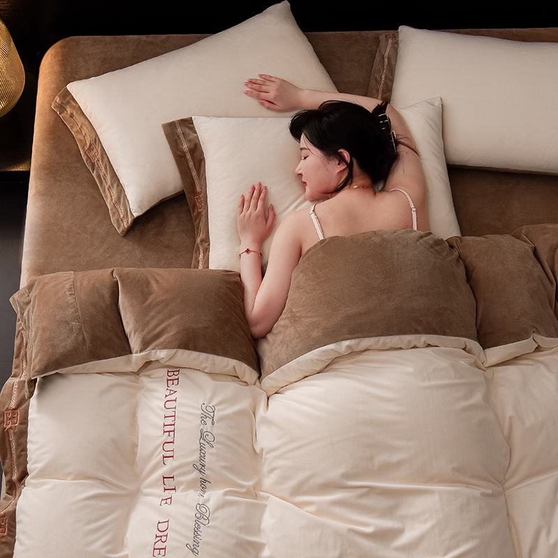 Milk Velvet õmmeldud neljaosaline voodipesukomplekt talveks, fleece pad, reaktiivne värvimine, nahasõbralik, kaasaegne minimalistlik stiil