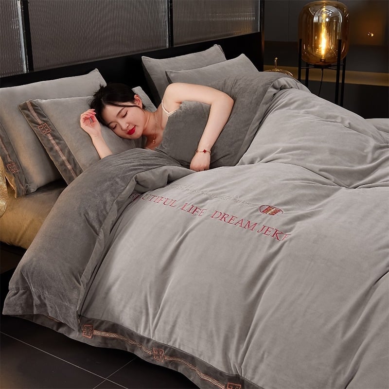 Milk Velvet õmmeldud neljaosaline voodipesukomplekt talveks, fleece pad, reaktiivne värvimine, nahasõbralik, kaasaegne minimalistlik stiil