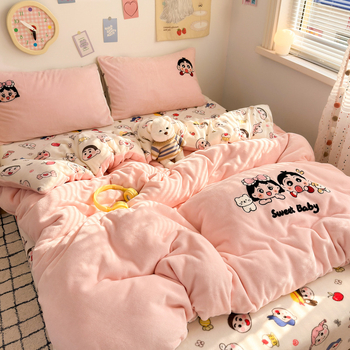 Piimavelluri voodipesu komplekt tikanditega, neli tükki, rätikute tikandid, reaktiivne värvimine, kaal 500–800 g, mustrid: tähed taevas, geomeetria, vikerkaar, multikas