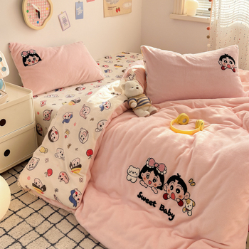 Piimavelluri voodipesu komplekt tikanditega, neli tükki, rätikute tikandid, reaktiivne värvimine, kaal 500–800 g, mustrid: tähed taevas, geomeetria, vikerkaar, multikas