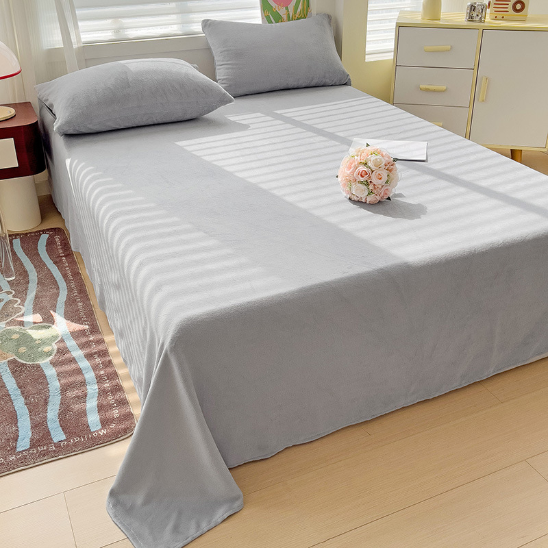 Milk Velvet voodilina talveks, kerge alla 300 g, reaktiivne värvimine, kaasaegne minimalistlik stiil