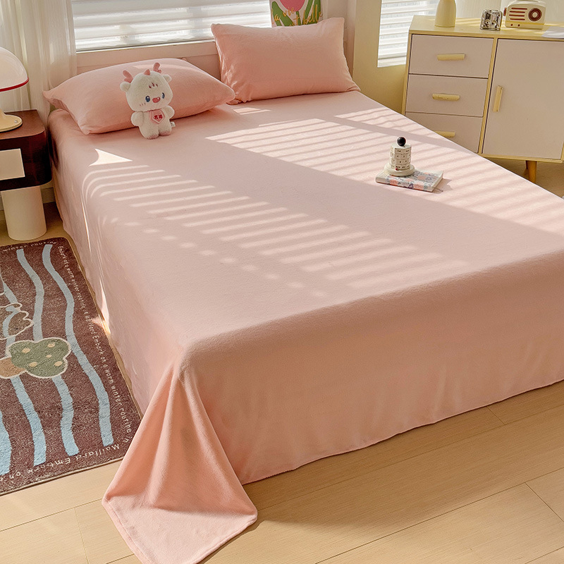 Milk Velvet voodilina talveks, kerge alla 300 g, reaktiivne värvimine, kaasaegne minimalistlik stiil