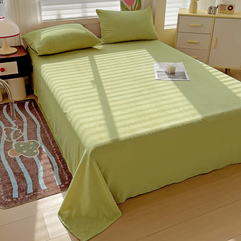 Milk Velvet voodilina talveks, kerge alla 300 g, reaktiivne värvimine, kaasaegne minimalistlik stiil