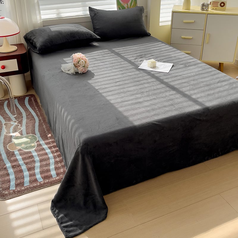 Milk Velvet voodilina talveks, kerge alla 300 g, reaktiivne värvimine, kaasaegne minimalistlik stiil