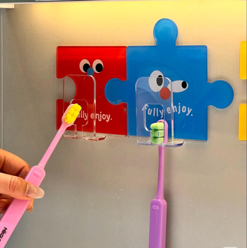 Държач за четки за зъби със стенно закрепване чрез вакуумна чашка и съхранение на чаша за изплакване, акрилен