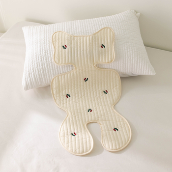 Седалкова подложка за детска количка с бродерия и дишащ памук (Материал: памук; Позициониране: бебе; Категория: мат)