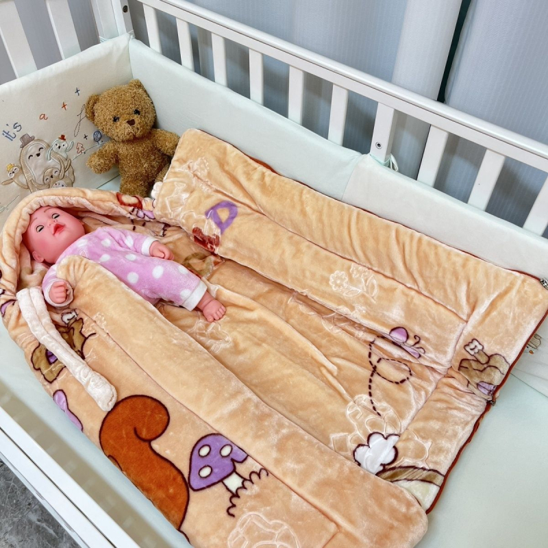 Kolm kihti kihiline beebi magamiskott kašmiiri täidisega ja kahekülgse veluurvoodriga, valmistatud 100% puuvillast