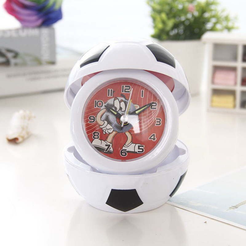 Laste vastupidav äratuskell, nordilise stiiliga, plastikust korpus ja näidik, töötab kuiva patareiga, ühepoolne ekraan, lauakaunistus dormitoa motiiviga korvpall ja jalgpall