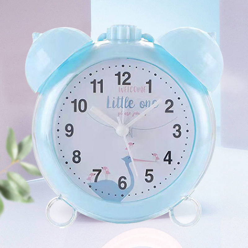 Laste vastupidav äratuskell, nordilise stiiliga, plastikust korpus ja näidik, töötab kuiva patareiga, ühepoolne ekraan, lauakaunistus dormitoa motiiviga korvpall ja jalgpall