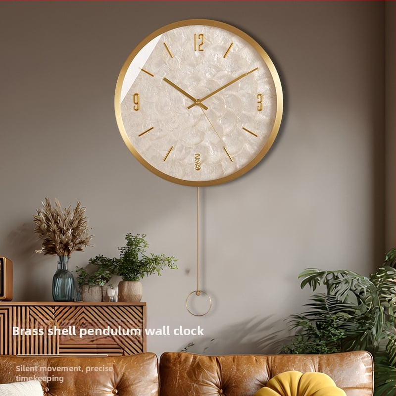 Seinakell — ümmargune, messingust korpus, kvartsiliikumine, patareiga toidetav, dekoratiivne