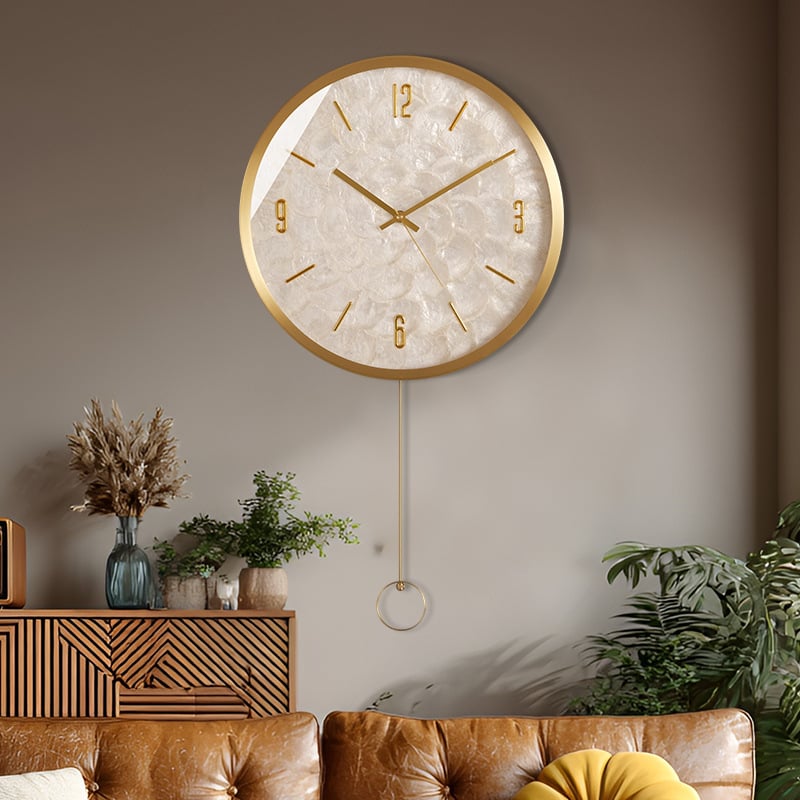 Seinakell — ümmargune, messingust korpus, kvartsiliikumine, patareiga toidetav, dekoratiivne