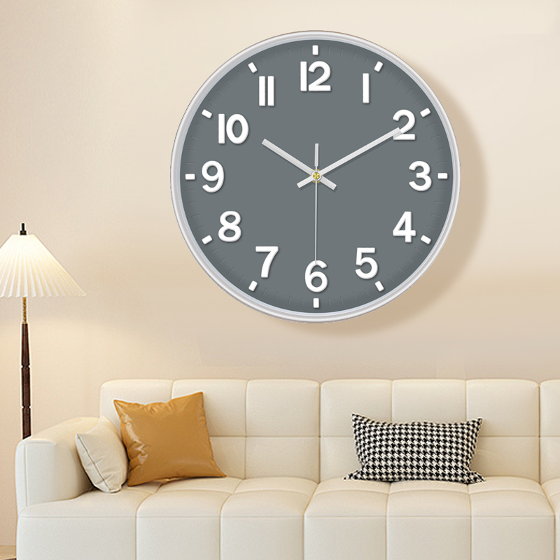 Kvarts seinakell – akutoitega, vaikne töö, numbriline kuvamine, metallist näidik, elutuppa