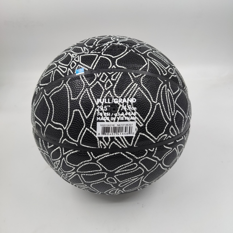 Košarkaška lopta od PU, apsorpcija vlage, noćno svjetlo, ojačani kožni balon, mogućnost prilagodbe obrade.