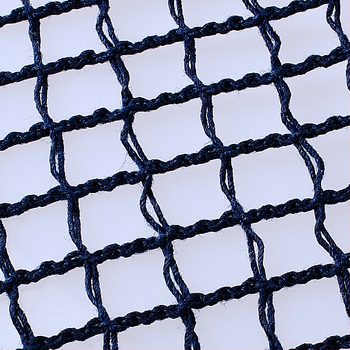 Lauatennisivõrgu alus keskse ühe võrguga