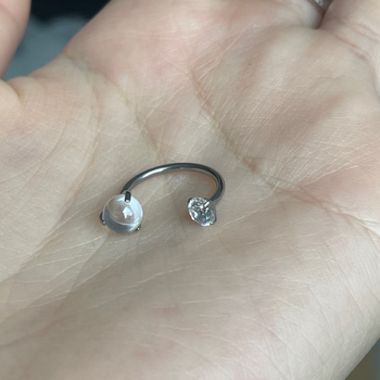 Piercing nakit od titanijskog legura F136 – U-oblik, s tri kandže okruglih cirkon kristala za piercing na usnama, nosu ili uhu
